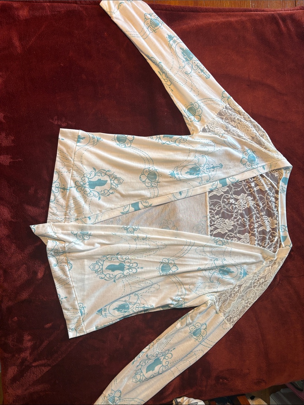Source Unknown White and Light Blue Lace-Back Women's Robe/Cardigan